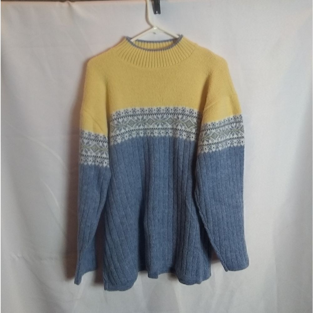 Great Northwest Clothing sweater 